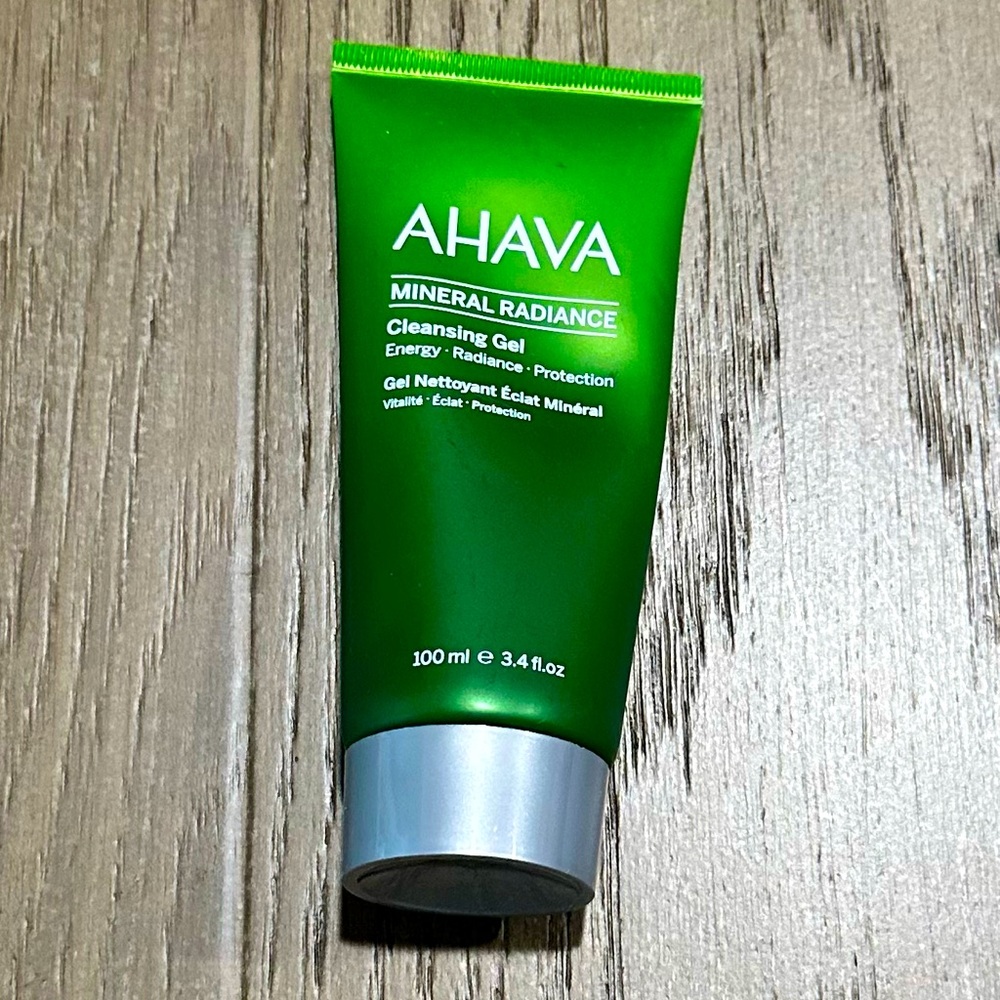 Ahava Mineral Radiance Cleansing Gel NWT!